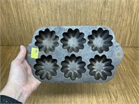 Cast Iron Muffin Pan (6 cups)