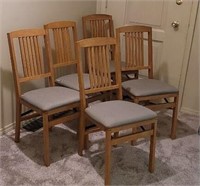 5 folding Stakmore chairs w/1 extra cushion