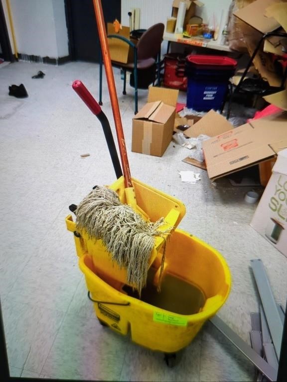 MOP BUCKET