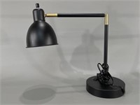 Desk Lamp w/Articulated arm