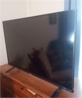 TCL 50" SMART TV WITH REMOTE
