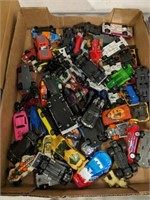 TRAY OF ASSORTED MINIATURE DIE CAST CARS