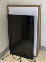 Samsung 32in Flat Screen TV, Dry Erase Boards