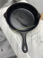 No6 cast iron skillet ready to use