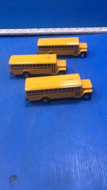 Die cast pull back school bus (3)