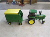 JD tractor & Forage box