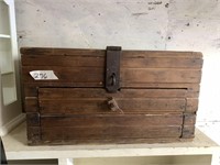 Vintage wooden tool box                  (MC)(I 99