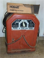 LINCOLN 220 ARCH WELDER W/ LEADS AND WELDING RODS