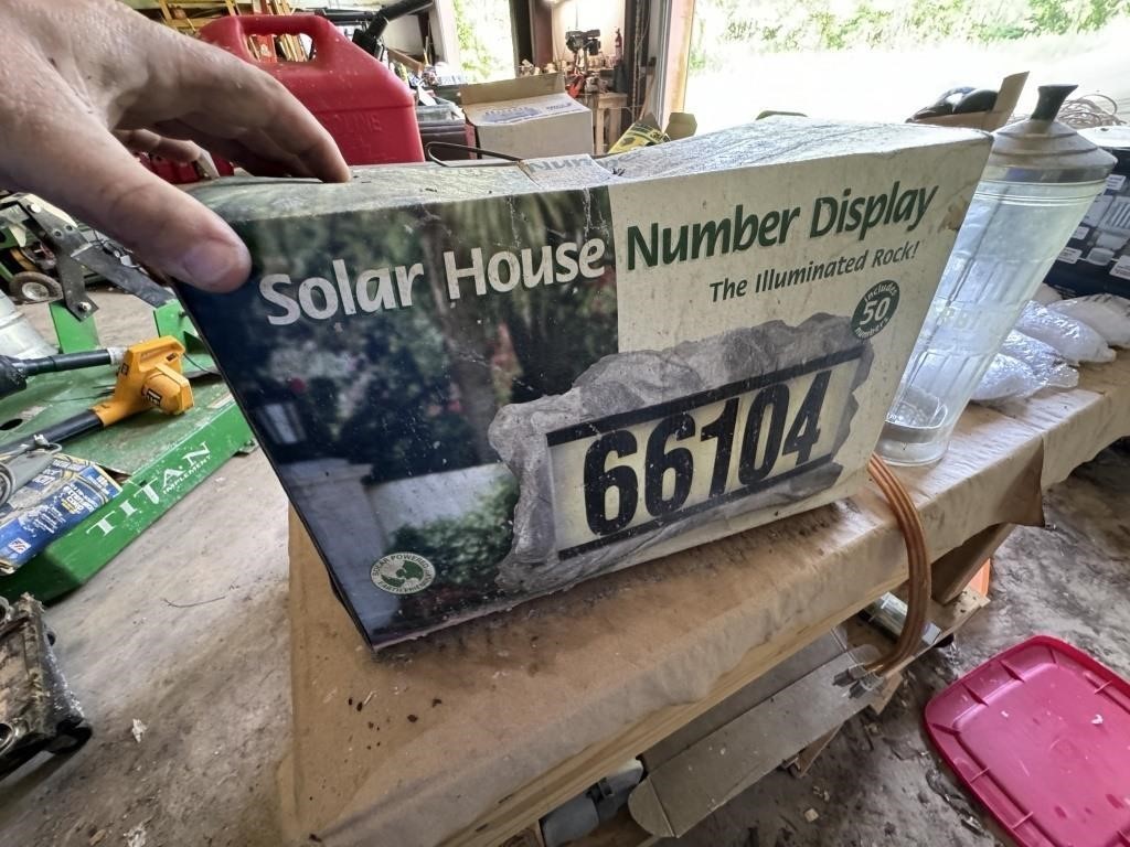 SOLAR HOUSE NUMBER DISPLAY