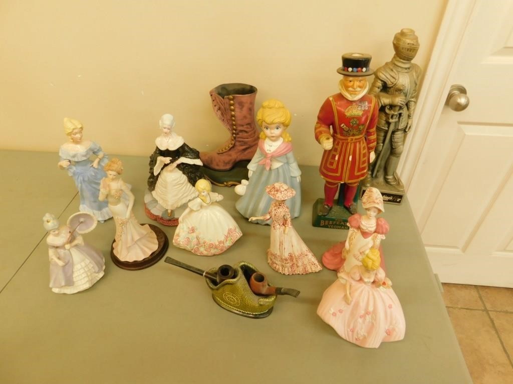 Figurines various sizes
