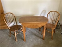 Dropleaf kitchen table With two chairs. Measures