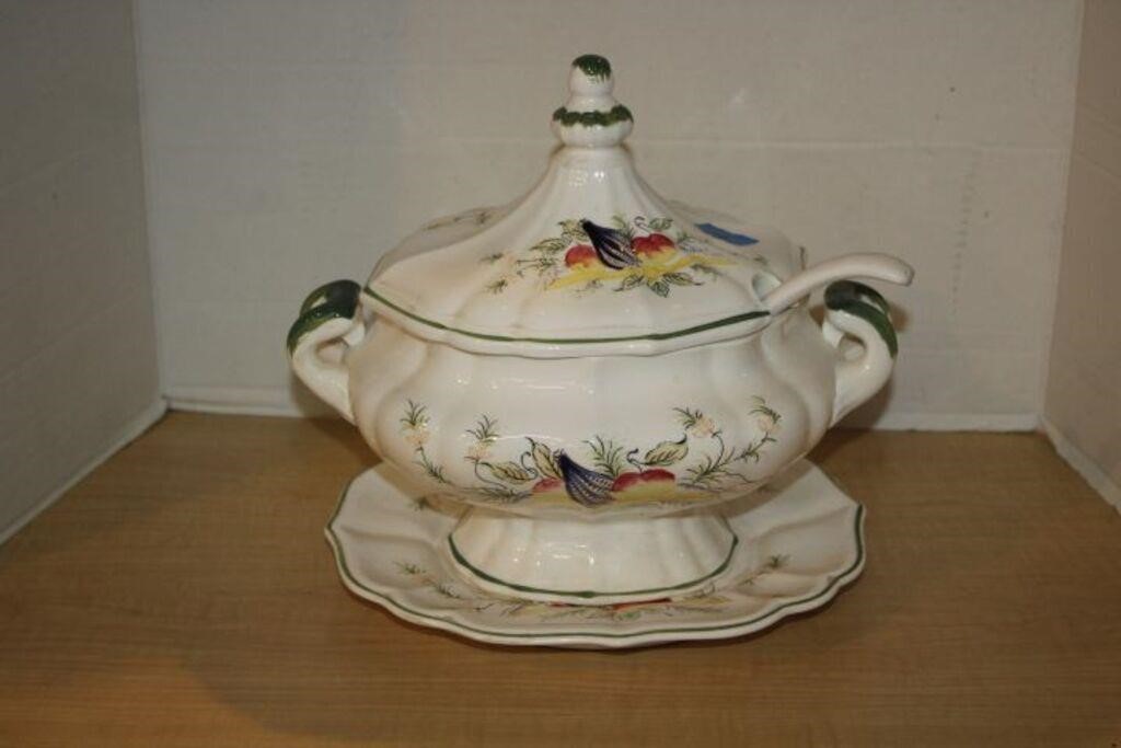 CERAMIC SOUP TUREEN WITH UNDERTRAY & LADLE