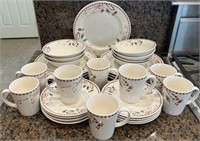 F - 30 PIECES GIBSON DISHWARE (K16)