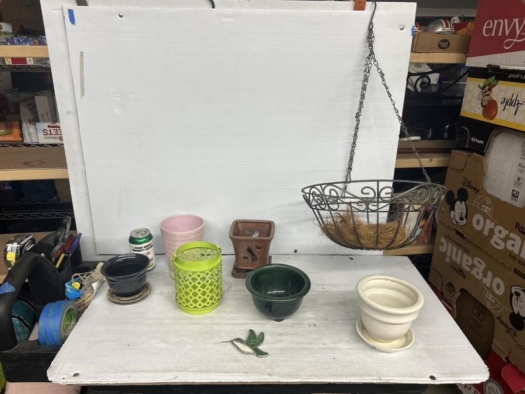 Decorative pottery and flower pots