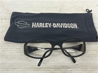 Harley Davidson pouch with glasses