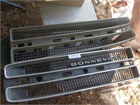 2- BONNEVILLE GRILL SECTIONS