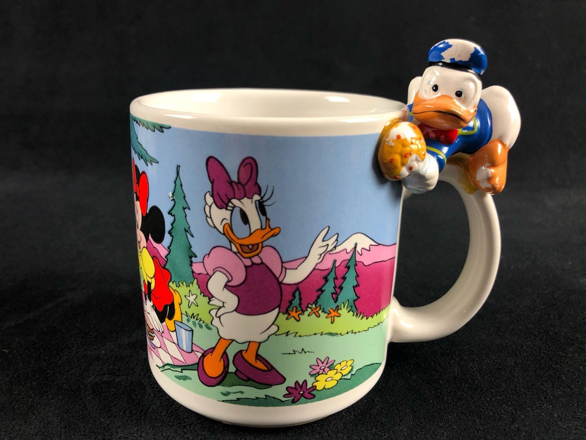 Vintage Walt Disney Donald Sitting on Coffee Mug H
