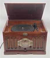 Museum Thomas Series AM/FM Radio & Phonograph