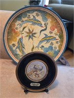 LOT OF 2 COLLECTIBLE WALL PLATES