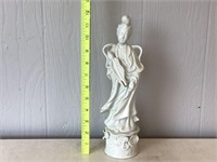 HOMCO PORCELAIN FIGURINE -MOTHER OF MERCY GUAN YIN