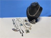 Retro / Modern Jewelry: 5 Brooches, Silvertone