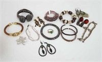 Quantity Vintage & Newer Costume Jewellery