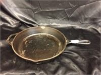 LODGE CAST IRON FRY PAN