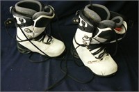 PAIR OF 32 BRAND SNOWBOARD BOOTS