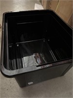 Storage bucket ( broken lid )