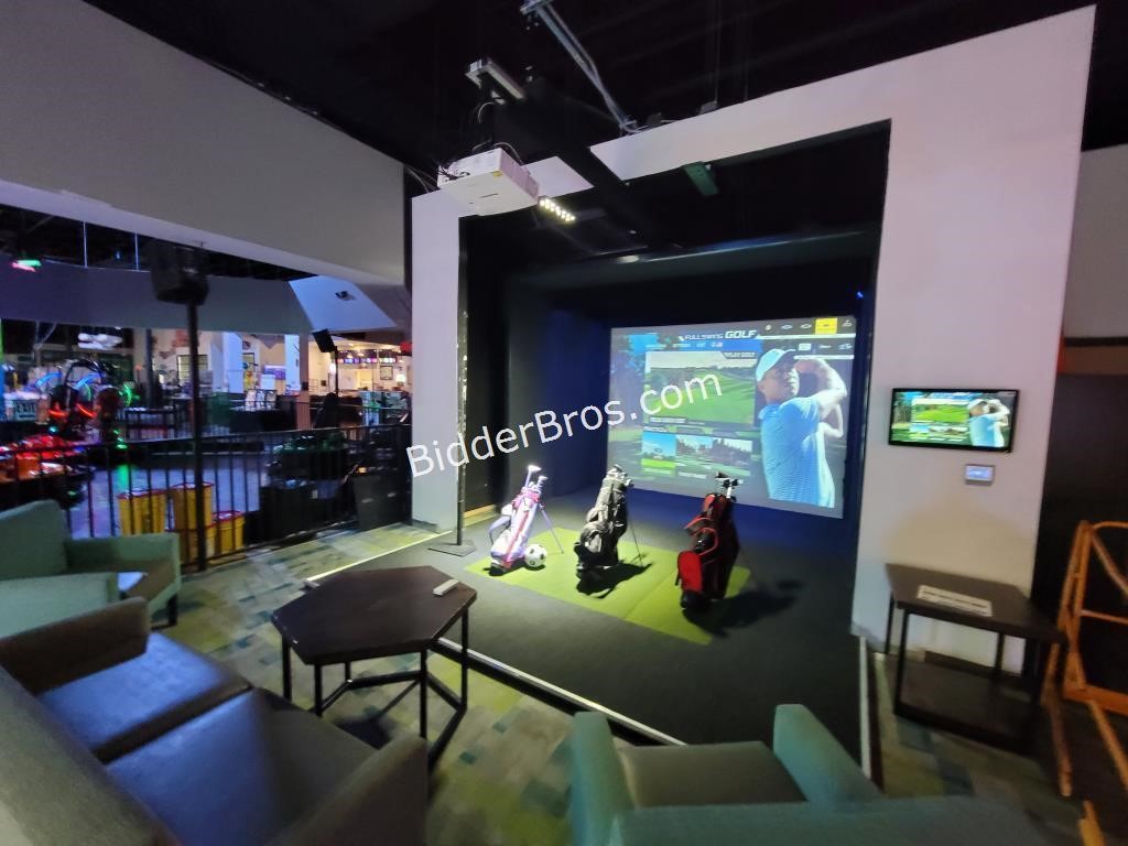 ATTRACTION: Sport Simulator: Golf / Baseball /