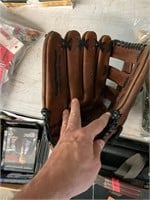 MacGregor MCFG125R Baseball Glove