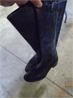 SIZE 38.5 EURO BOOTS