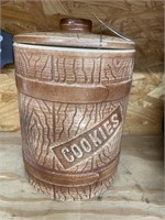 USA Cookie Jar w/Lid 9"H