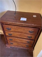 4 Drawer Reddish Oak Dresser older unit, worn