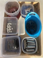 Tray Lot Containing Several Plastic Containers