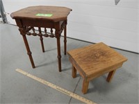 2 Small side tables