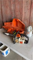 Stihl 011 AVT chainsaw with case and oil