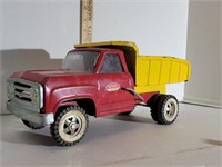 Tonka dump truck toy