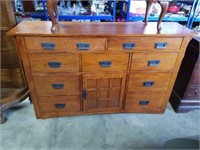 Nice Pine Mission Style Klaussner 9 Drawer