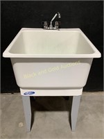 Utilatub Standing Plastic Sink