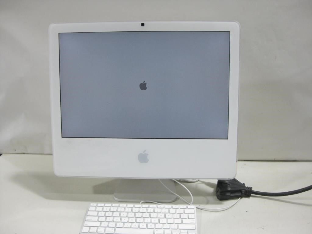 20" iMac All In One W/Keyboard Powered On