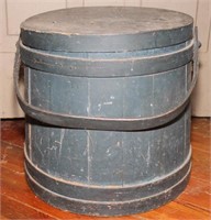 wooden bucket with lid and bail handle,
