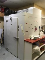 Curtis Walk-in Cooler - ~69 x 57 x 82