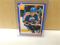 1982-83 Neilson Wayne Gretzky #17 Hockey Card