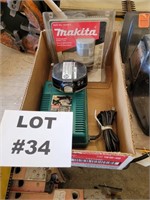 MAKITA 14.4 VOLT BATTERY CHARGER & NEW BATTERY