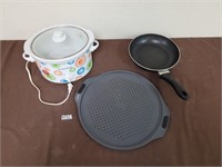 Pizza pan, frying pan, slow cooker