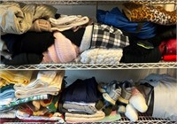 F - MIXED LOT OF CLOTHING & LINENS (Z31)