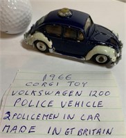 Corgi  VW Police car  w/ 2 police men