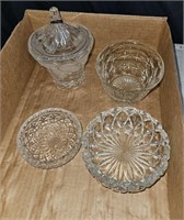 4 pieces of glassware