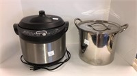 (1) crock pot (1) stainless steel soup pot